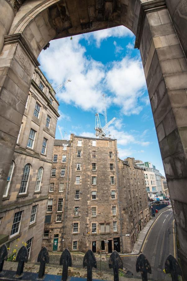 Downtown And 1 Bed In Apartment