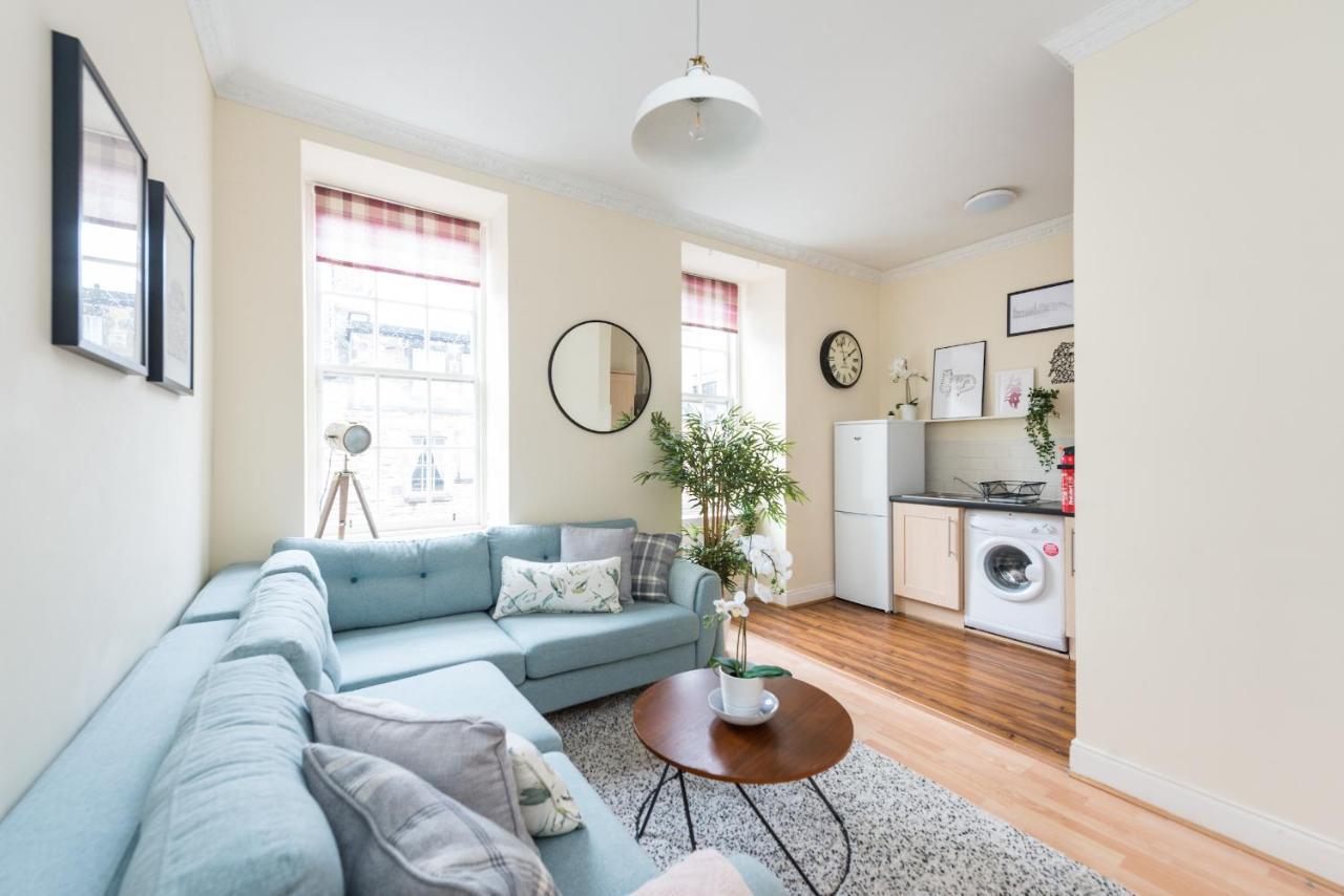 Bright And Modern 2 Bed Apartment Edinburgh