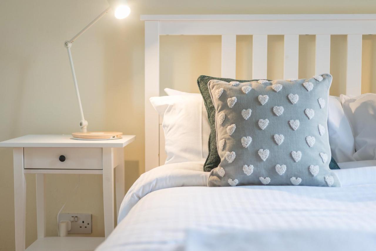 Bright And Modern 2 Bed *