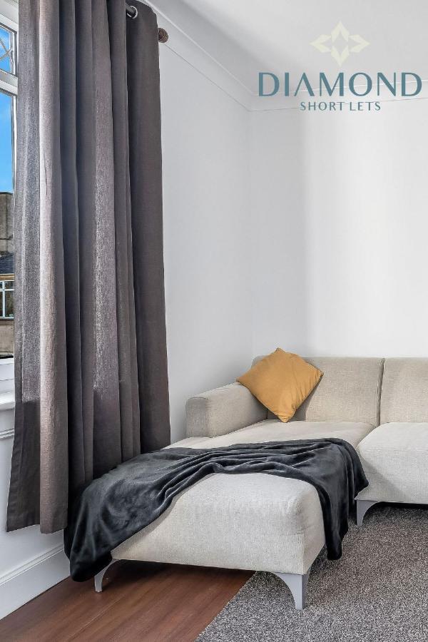 Apartment Cosy 2 Bed West End Free Parking