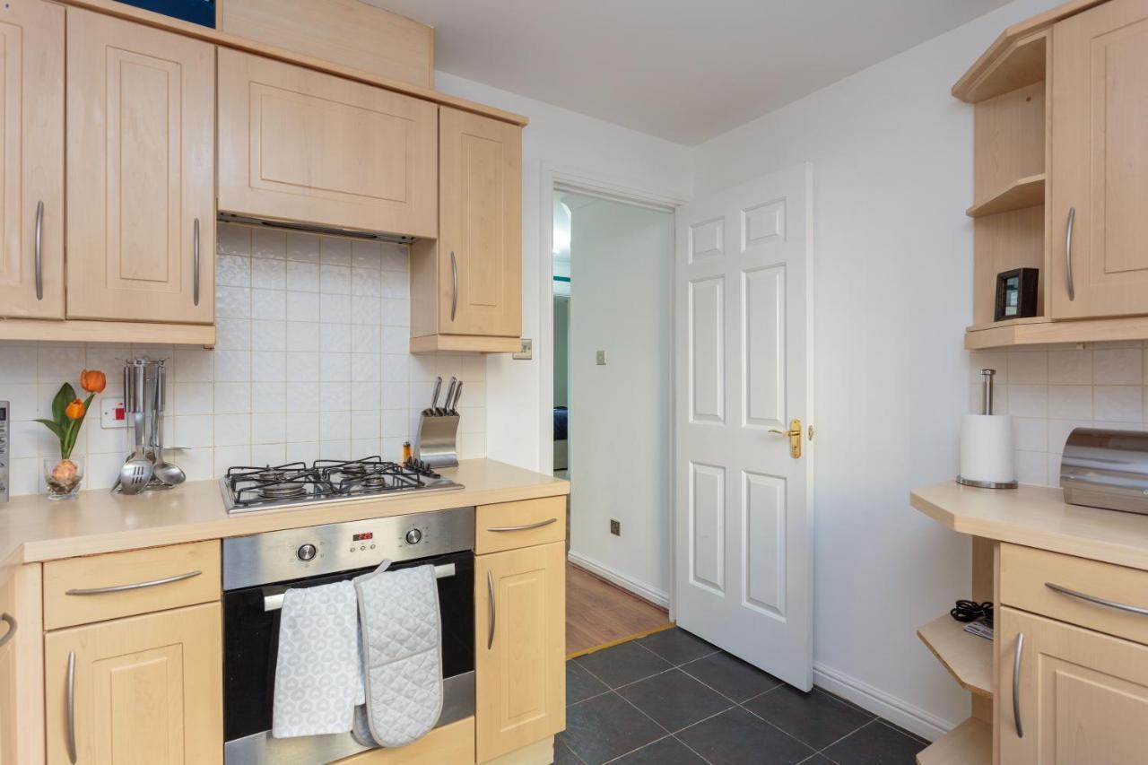 Stylish 2 Bedroom In *