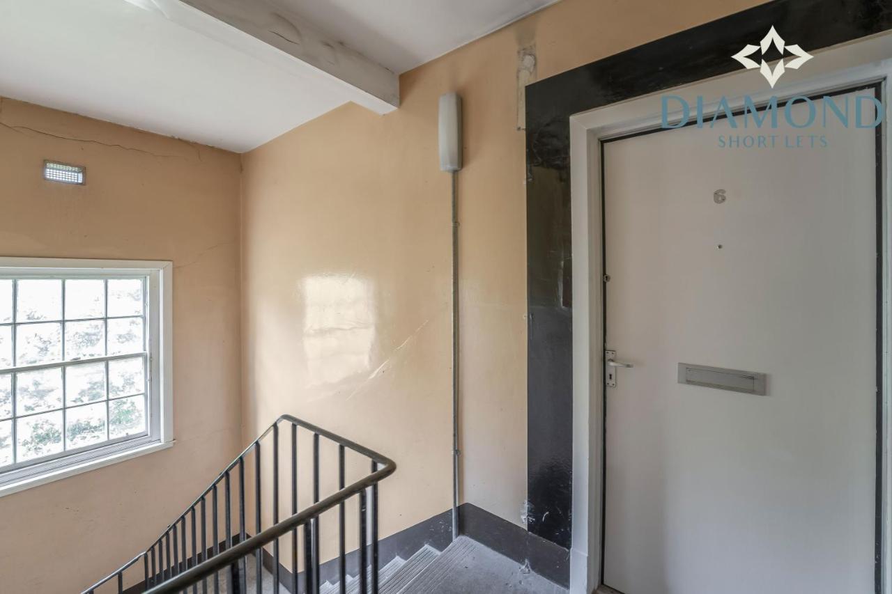 Cosy 2 Bed West End Free Parking