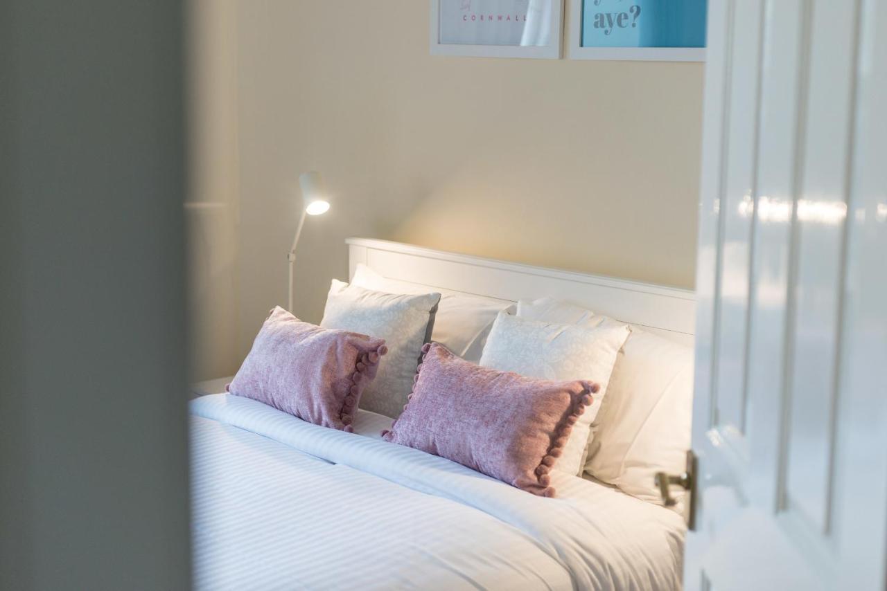 Bright And Modern 2 Bed *