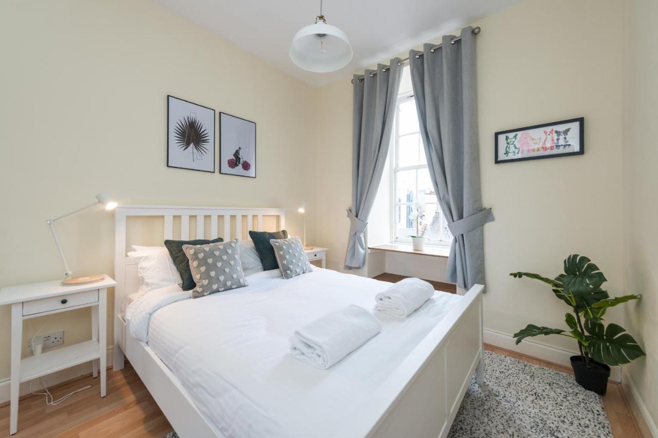 Bright And Modern 2 Bed * Edinburgh