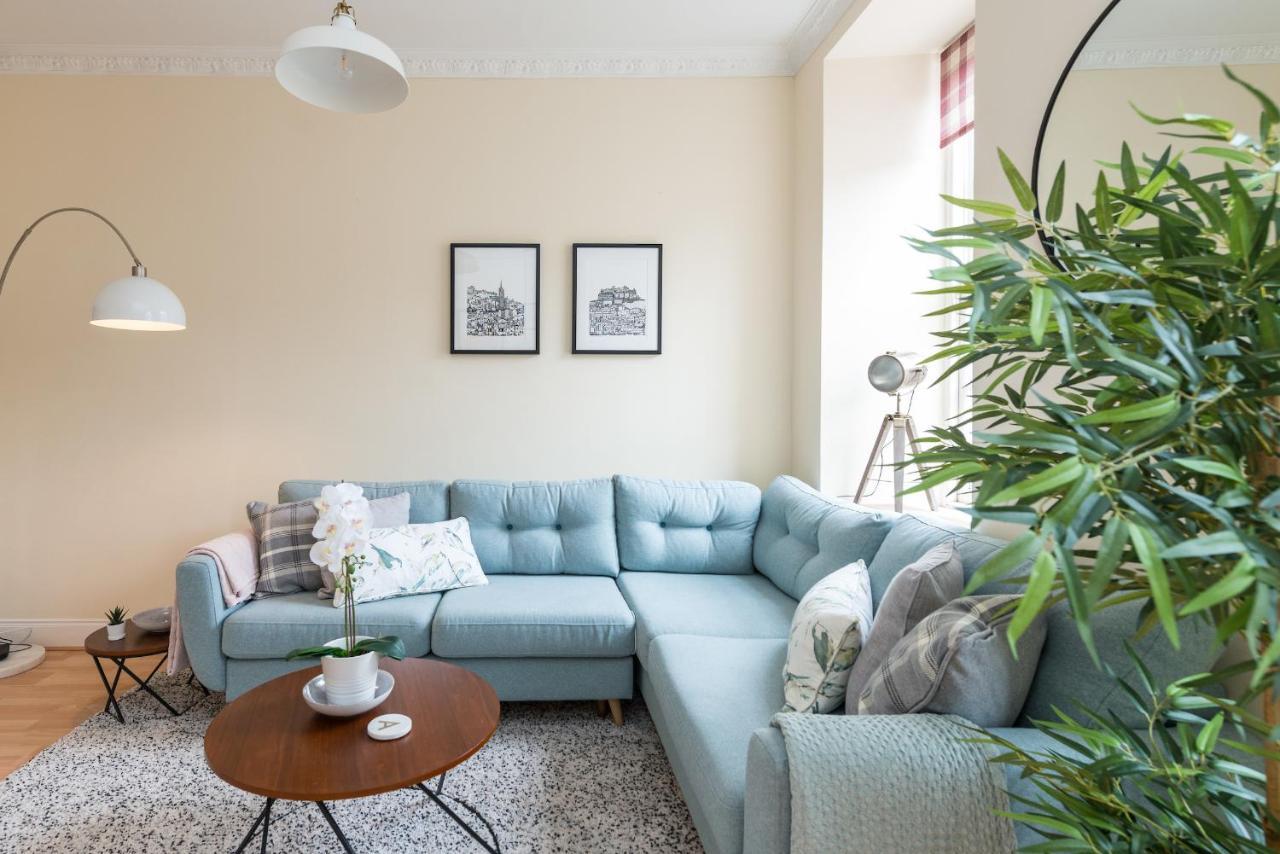 Bright And Modern 2 Bed Apartment Edinburgh