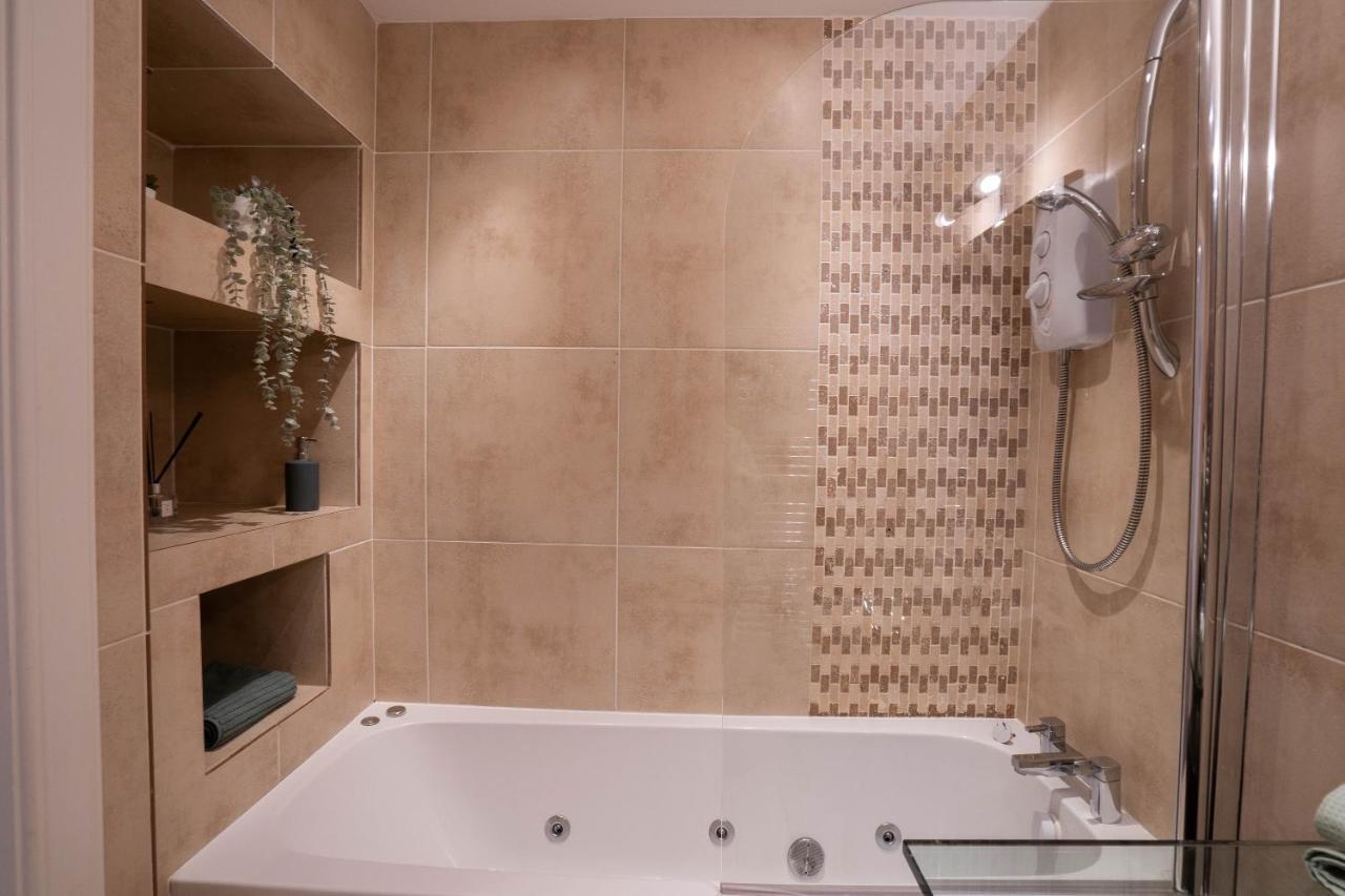 Special Basement Close To The Meadows * Edinburgh