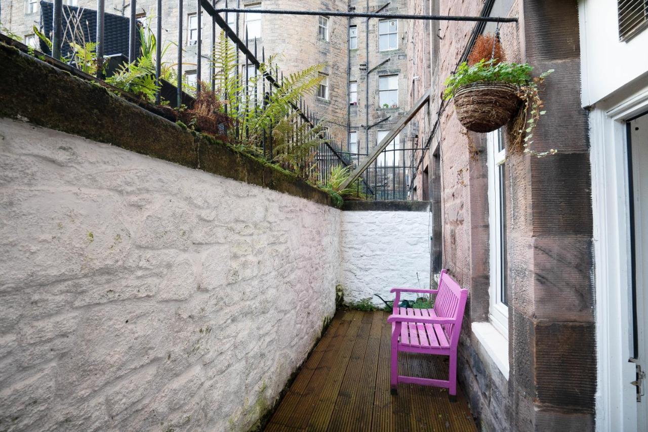 Special Basement Close To The Meadows Apartment *