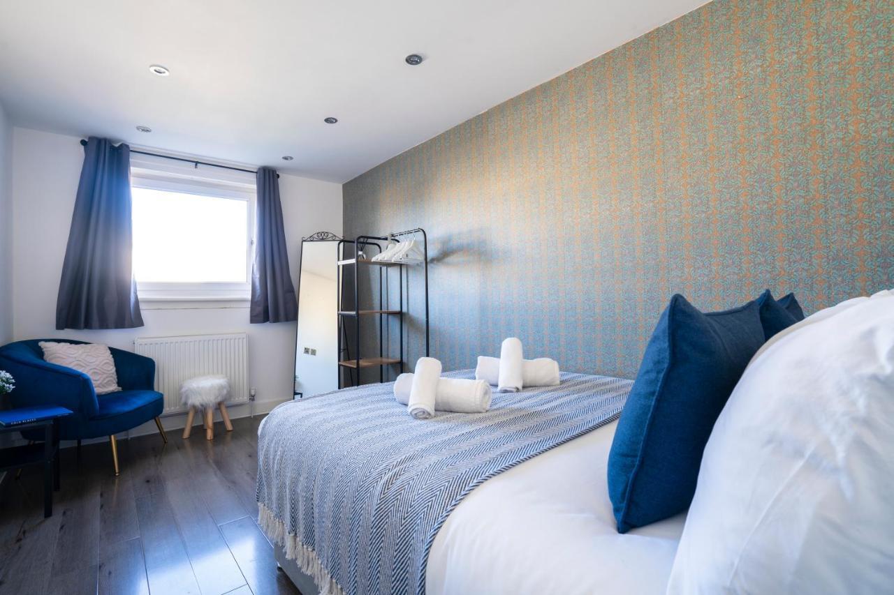 Appartement Spacious & Modern 3 Bedroom House - Free Parking - Front & Back Garden - Private Main Door Entrance