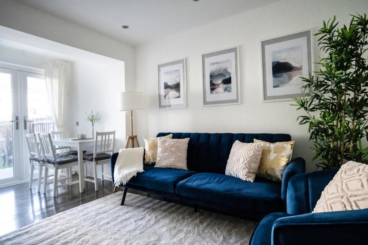 Spacious & Modern 3 Bedroom House - Free Parking - Front & Back Garden - Private Main Door Entrance Appartement Édimbourg