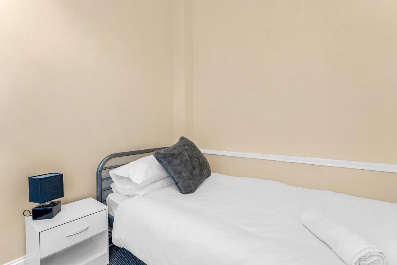 Centre Jasmine -sleeps 7 *
