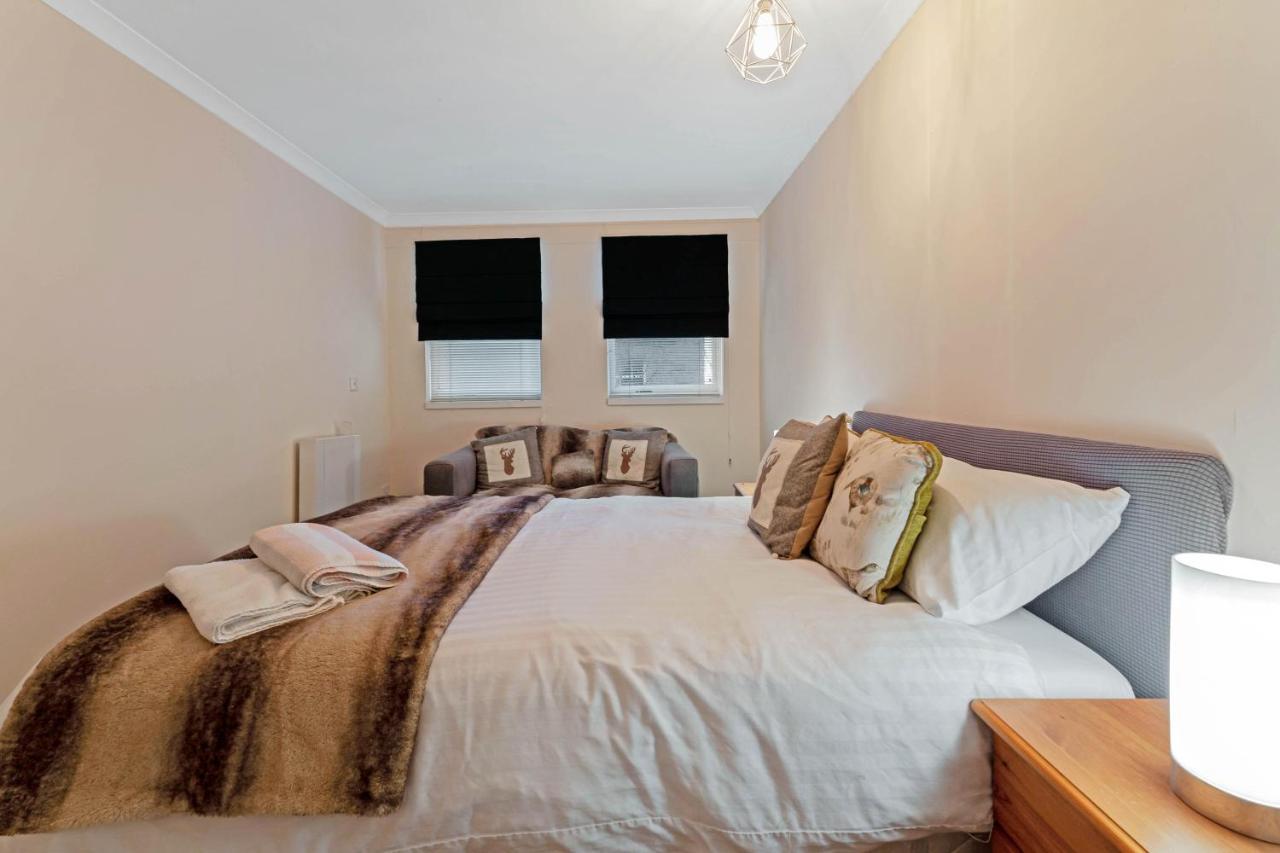 Apartment Elegant & Unique Getaway - Spacious 3 Bedroom, 2 Bathroom Centre - Free Allocated Parking. Edinburgh