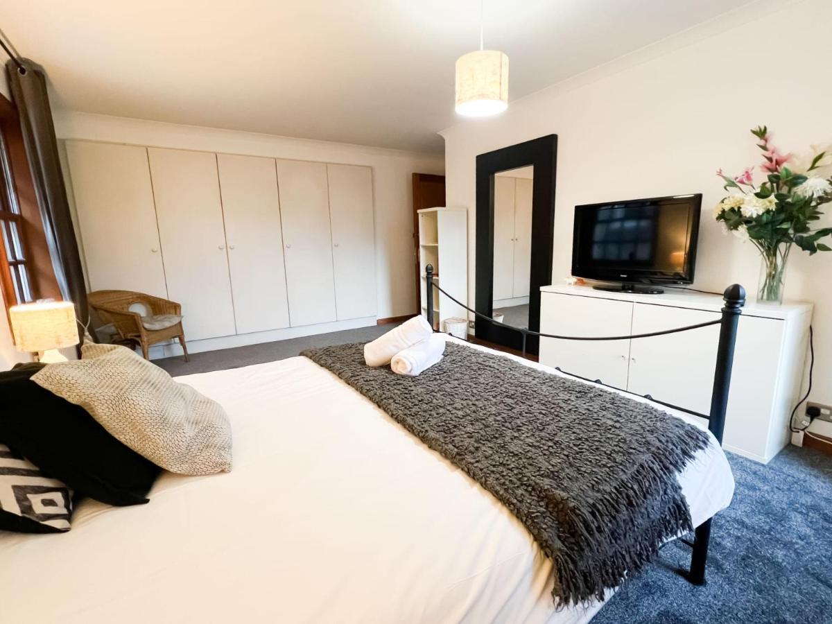 Old Town 2br Flat Royal Mile Sleeps 5 * EDI