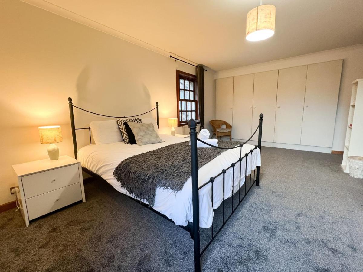 Old Town 2br Flat Royal Mile Sleeps 5 Apartment *