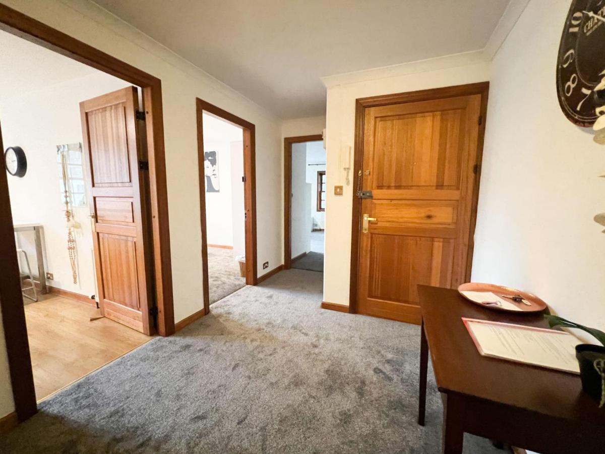 Old Town 2br Flat Royal Mile Sleeps 5 * EDI