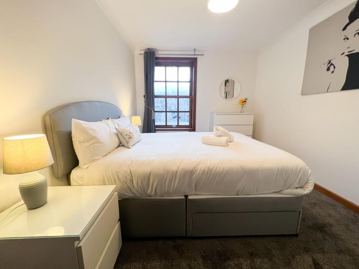 Old Town 2br Flat Royal Mile Sleeps 5 Apartment *