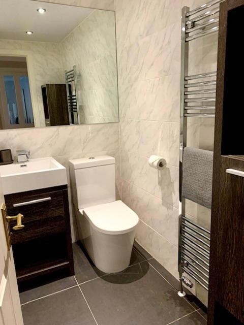 Cosy Roseburn Apartment, - 2 Bedrooms, Free Parking EDI