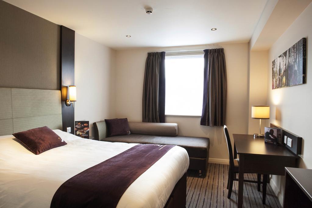 Premier A1 - Newcraighall Hotel 3*