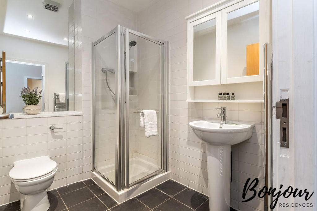 Apartment Spacious 2br-1ba - Grassmarket - Free Parking By Bonjour Residences