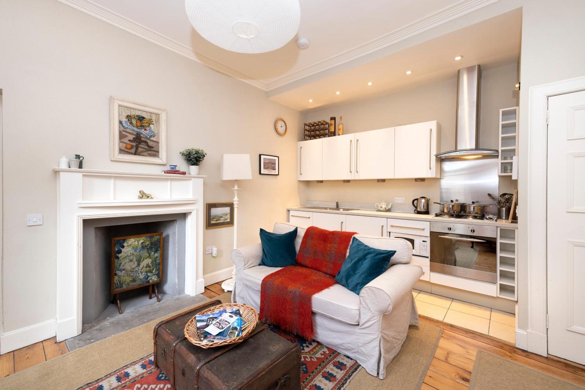 Charming Hideaway In Centre