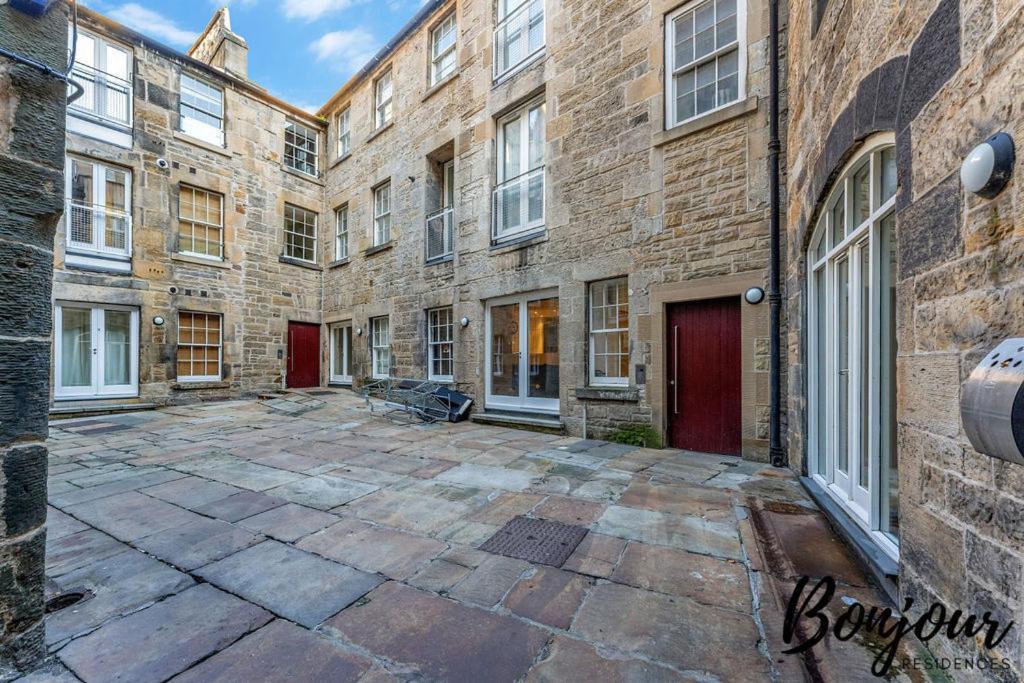 Spacious 2br-1ba - Grassmarket - Free Parking By Bonjour Residences Apartment Edinburgh
