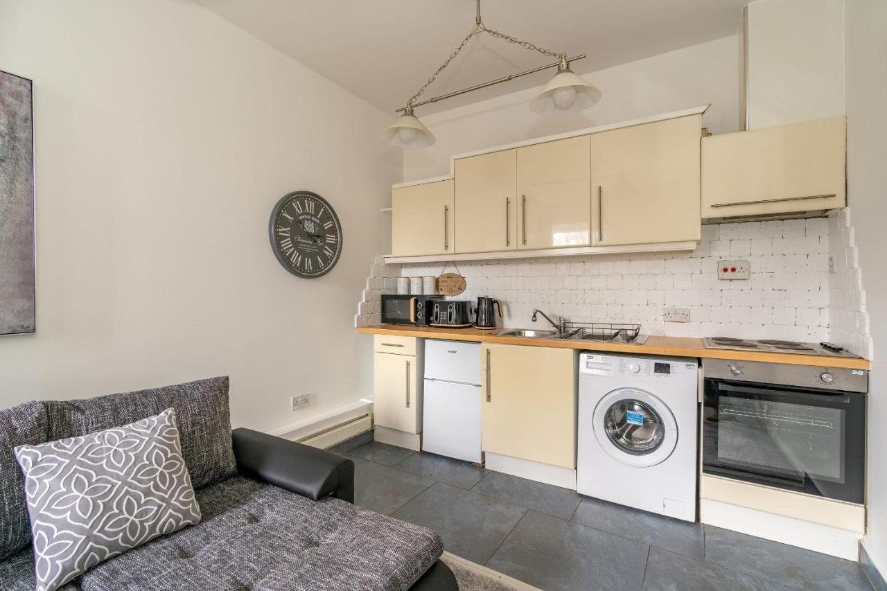 Apartment Charming 1 Bedroom -