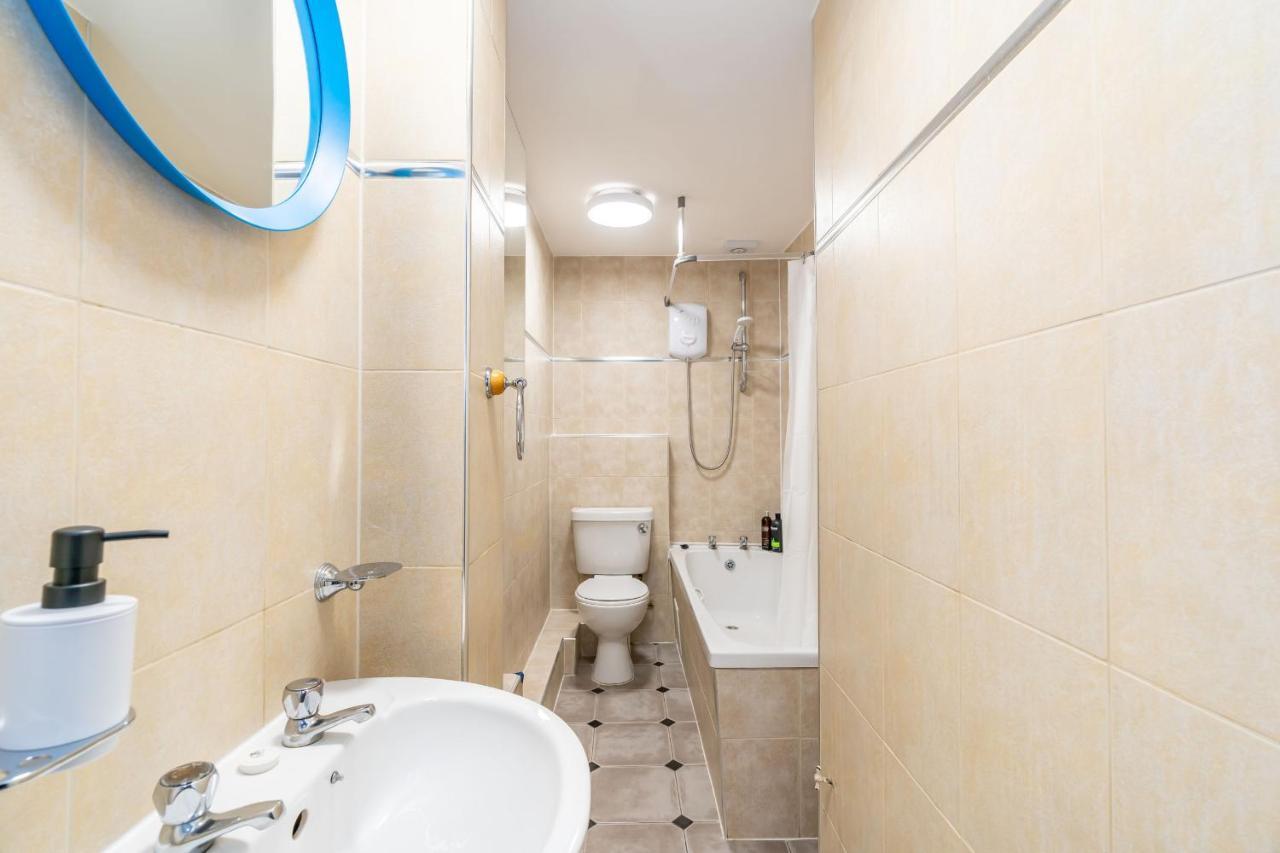 Charming 1 Bedroom - Apartment