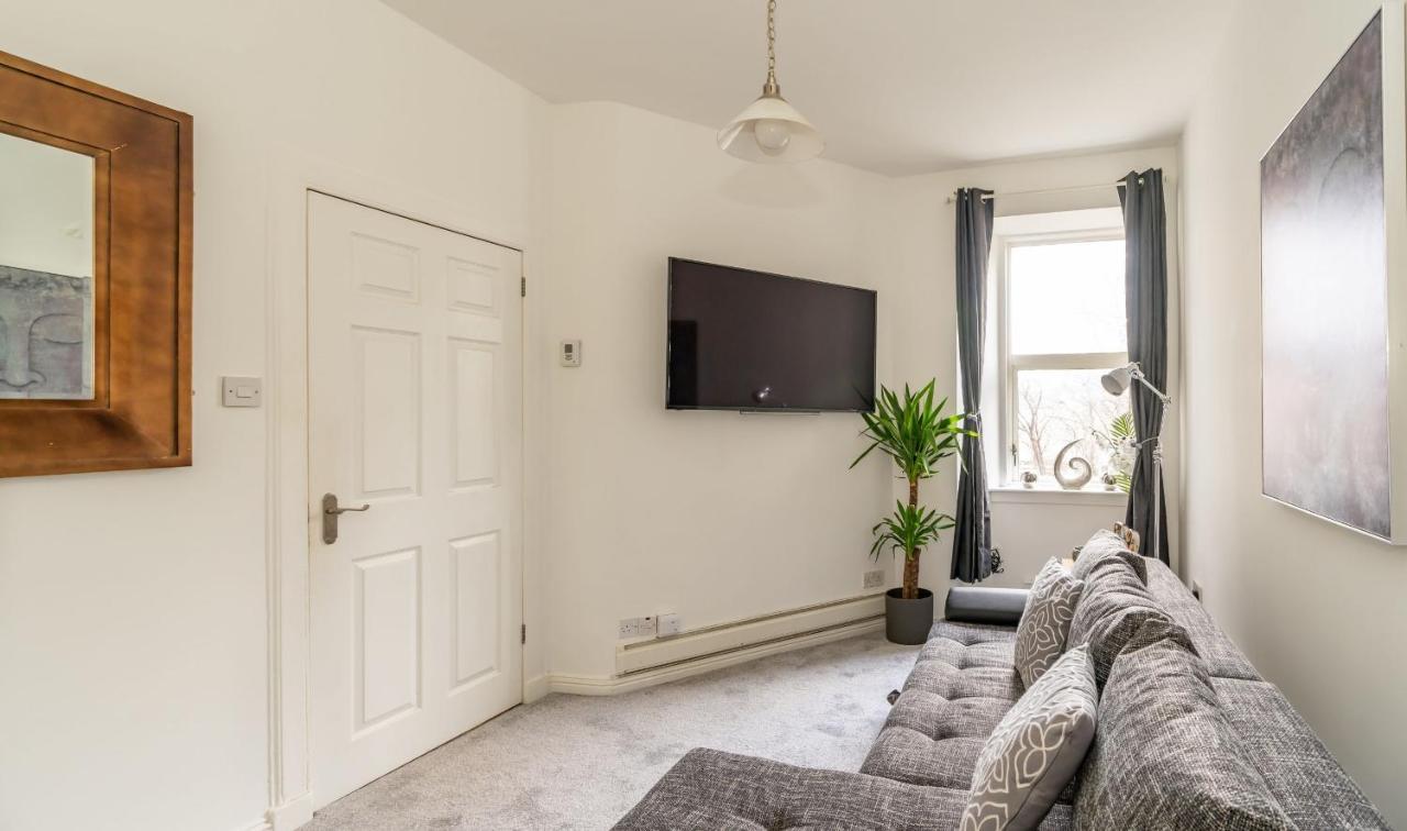 Charming 1 Bedroom - Apartment