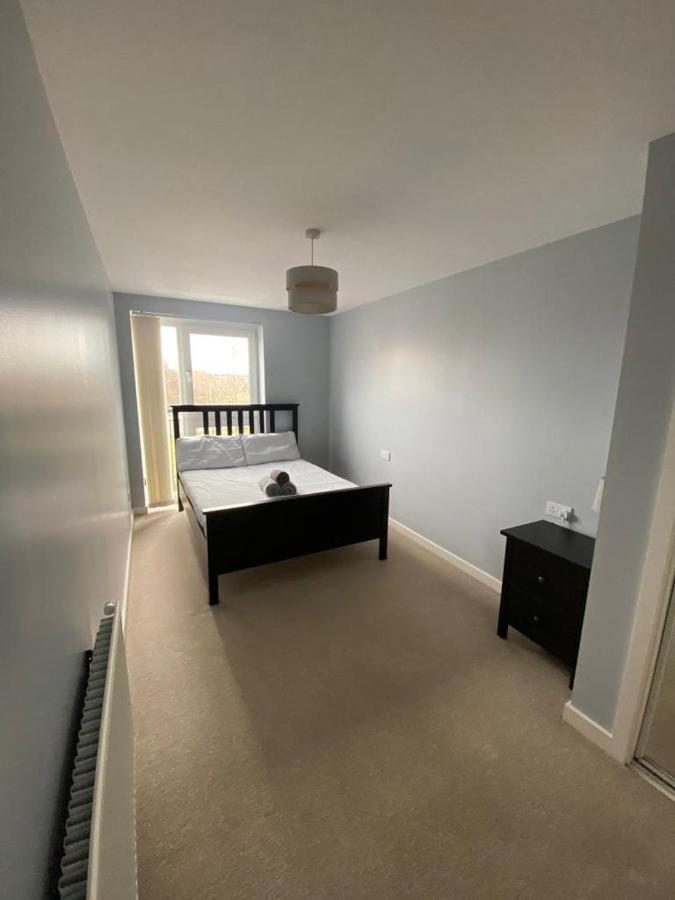 Apartment Fabulous 3 Bedroom Flat *