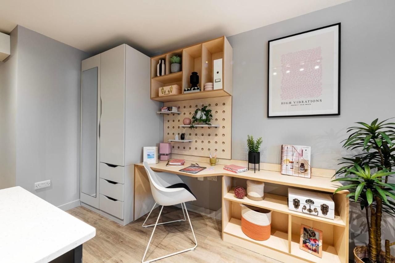 Modern At Huxley In The Heart Of EDI