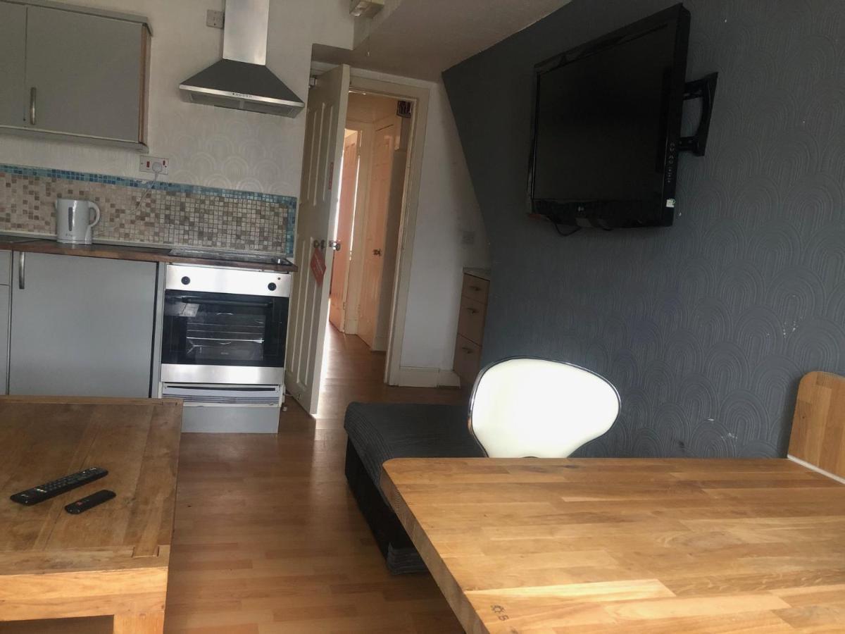 Cozy Old Town In Nicolson Street Apartment Edinburgh