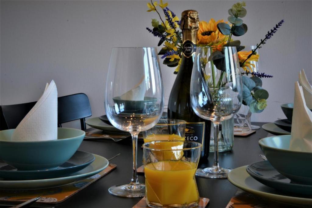Peaceful, Lovely And Modern, Entire House Holiday home *