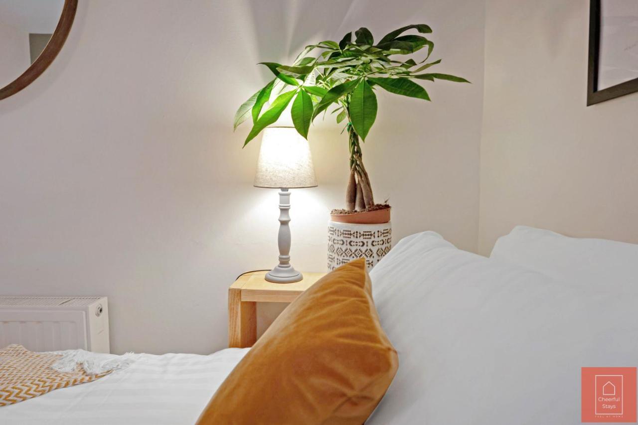 Cheerful Stays: Spacious Flat In Vibrant Leith