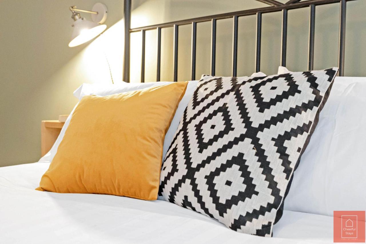 Cheerful Stays: Spacious Flat In Vibrant Leith Edinburgh