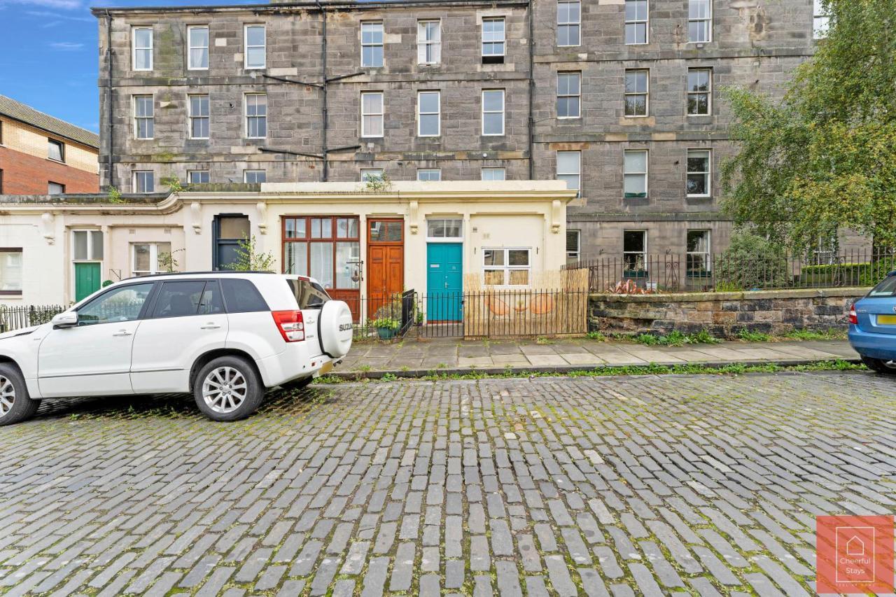 Cheerful Stays: Spacious Flat In Vibrant Leith Edinburgh