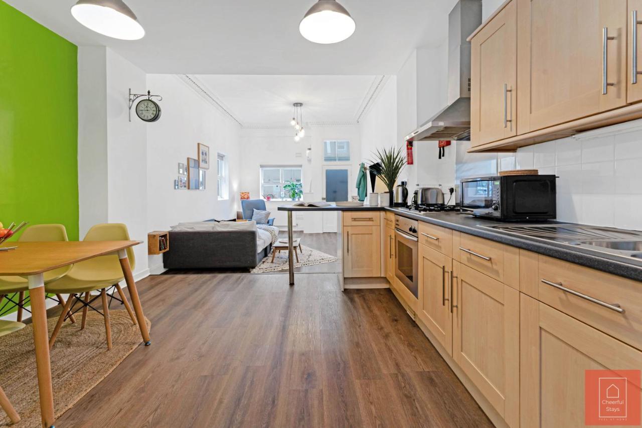 Cheerful Stays: Spacious Flat In Vibrant Leith Edinburgh