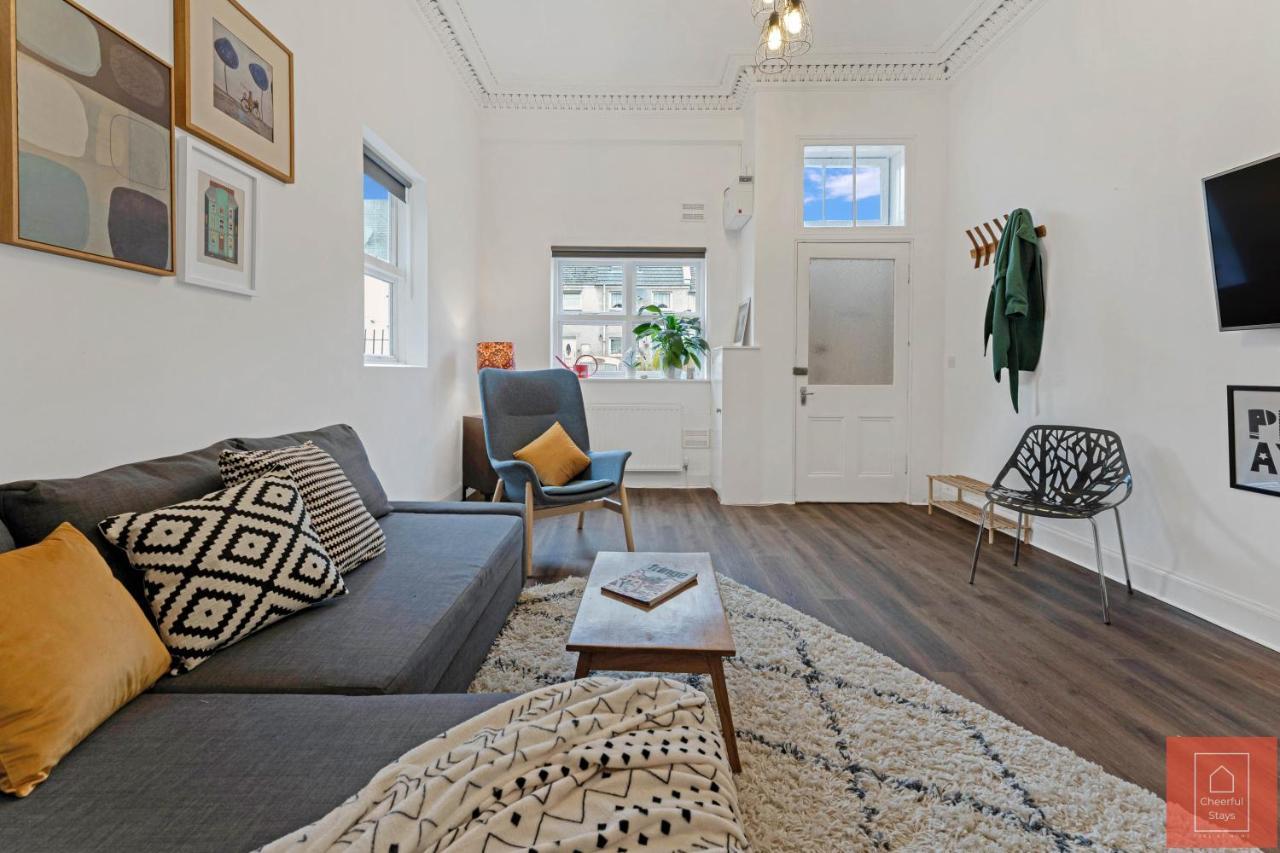 Cheerful Stays: Spacious Flat In Vibrant Leith Apartment