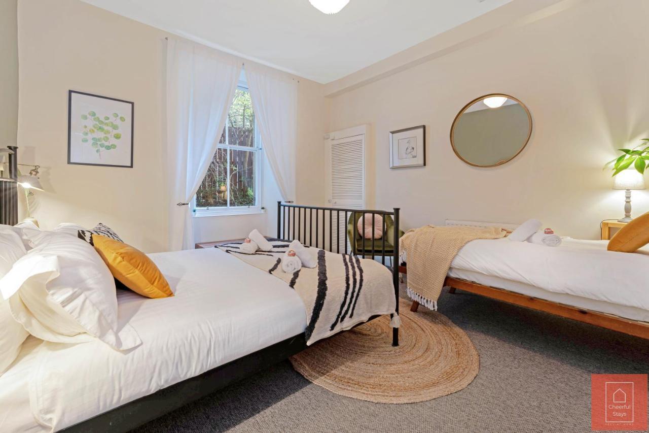 Cheerful Stays: Spacious Flat In Vibrant Leith Apartment *