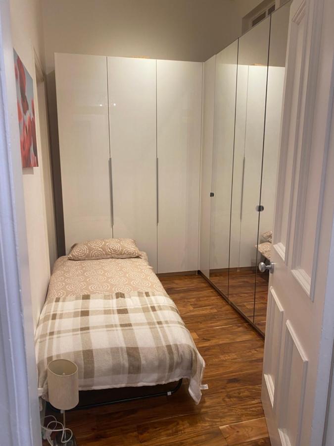 Lovely Main Door 2 Bed Apartment EDI