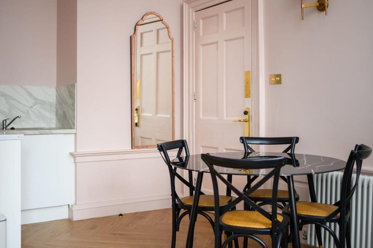 Charming Large Family With Kitchenette *