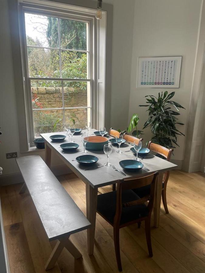 Holiday home Large 3 Double Bedroom Period House With Parking *