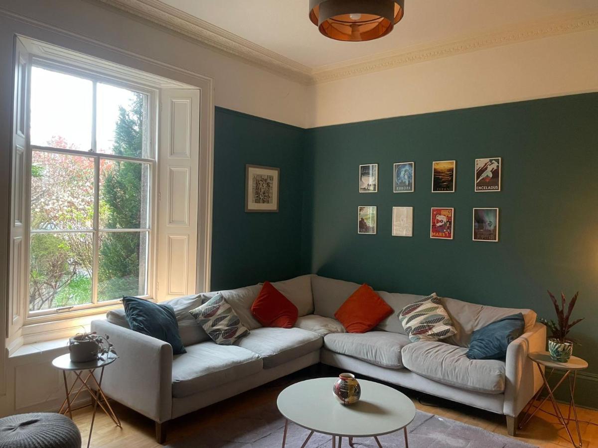 Holiday home Large 3 Double Bedroom Period House With Parking Edinburgh