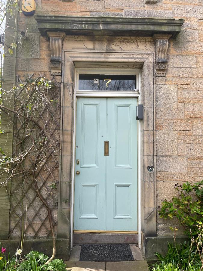 Large 3 Double Bedroom Period House With Parking Holiday home Edinburgh