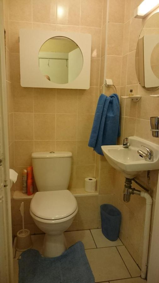 Royal Mile Apartment, 1 Minute From The Castle. Edinburgh