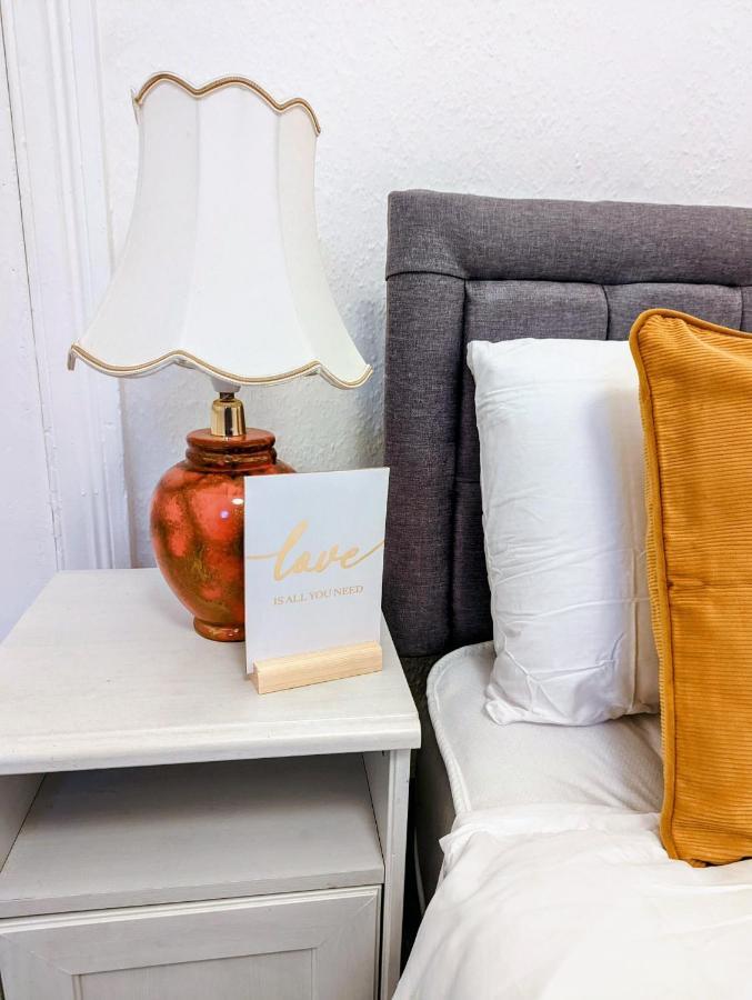 Bright Close To City Centre Homestay Edinburgh