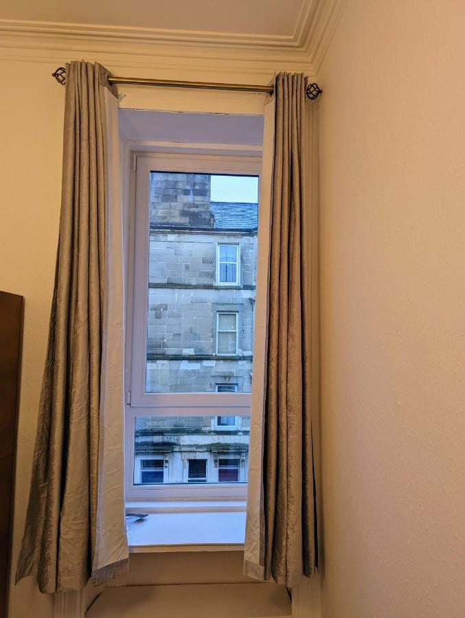 Bright Close To City Centre * Edinburgh
