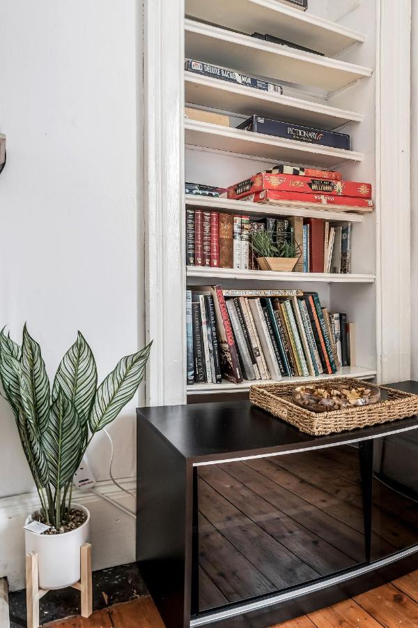 Centre 2 Bedroom Flat - Close To Haymarket Train Station. *