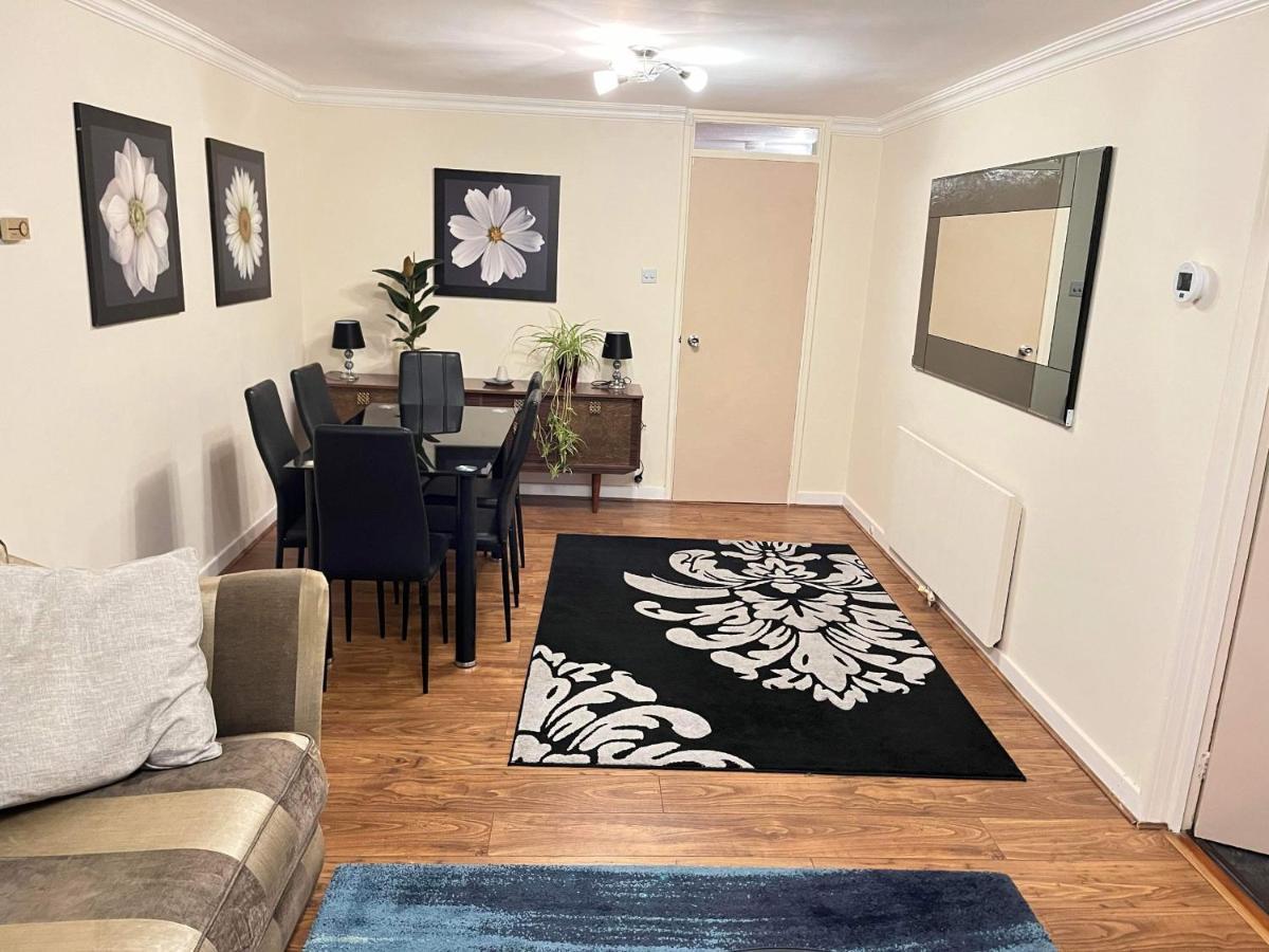 Spacious 2 Bedroom Apt - Centre Appartement *