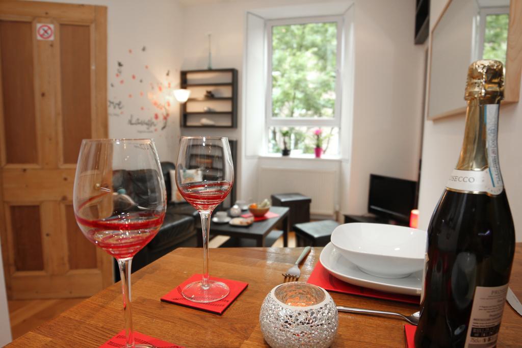 Chic & Bright Flat Near Holyrood Park Apartment *