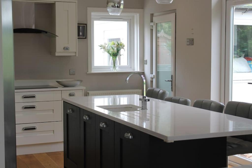 Gorgeous Family 15 Mins From City Centre