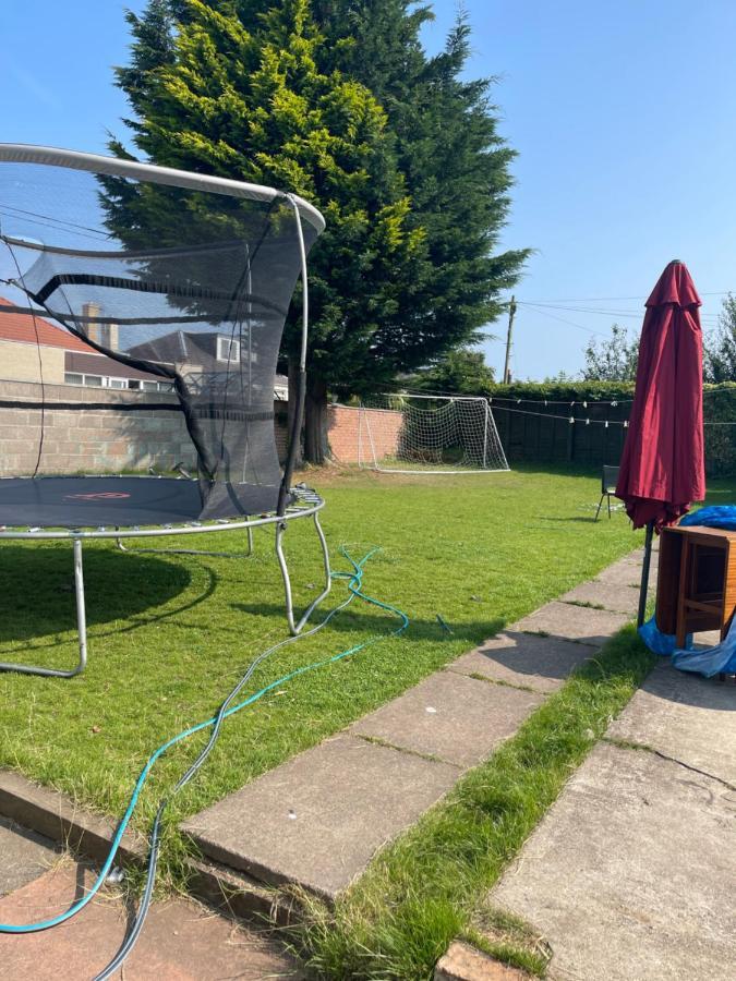 One Bedroom In Spacious Bungalow, Free Parking & Private Entrance Séjour chez l'habitant *